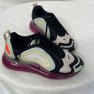 NIKE AIRMAX 720 Fossil Pistacio Sneakers Womens 6.5 EUC